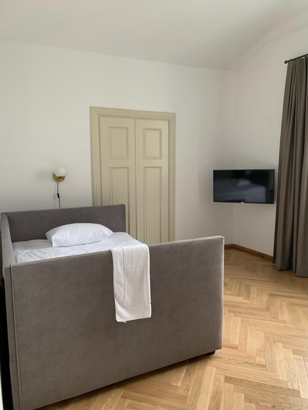 Kaunas Embassy Apartments Oda fotoğraf